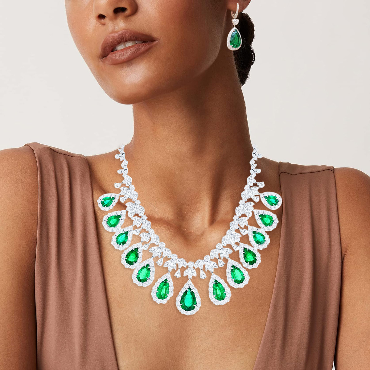 Pear Cut Emerald Necklace & Earrings Jewelry Set