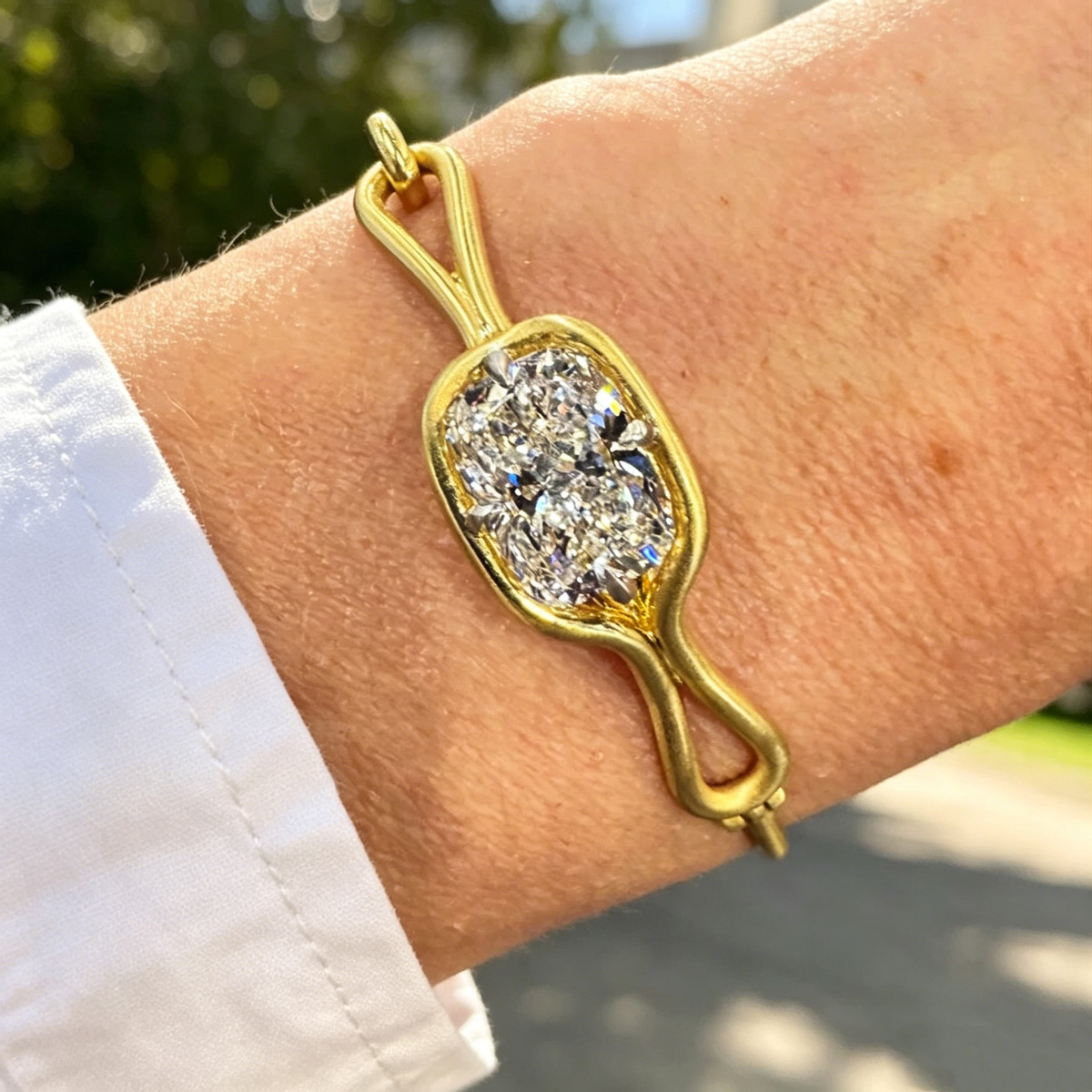 12ct East-west Elongated Cushion Cut Simple Knot Bangle
